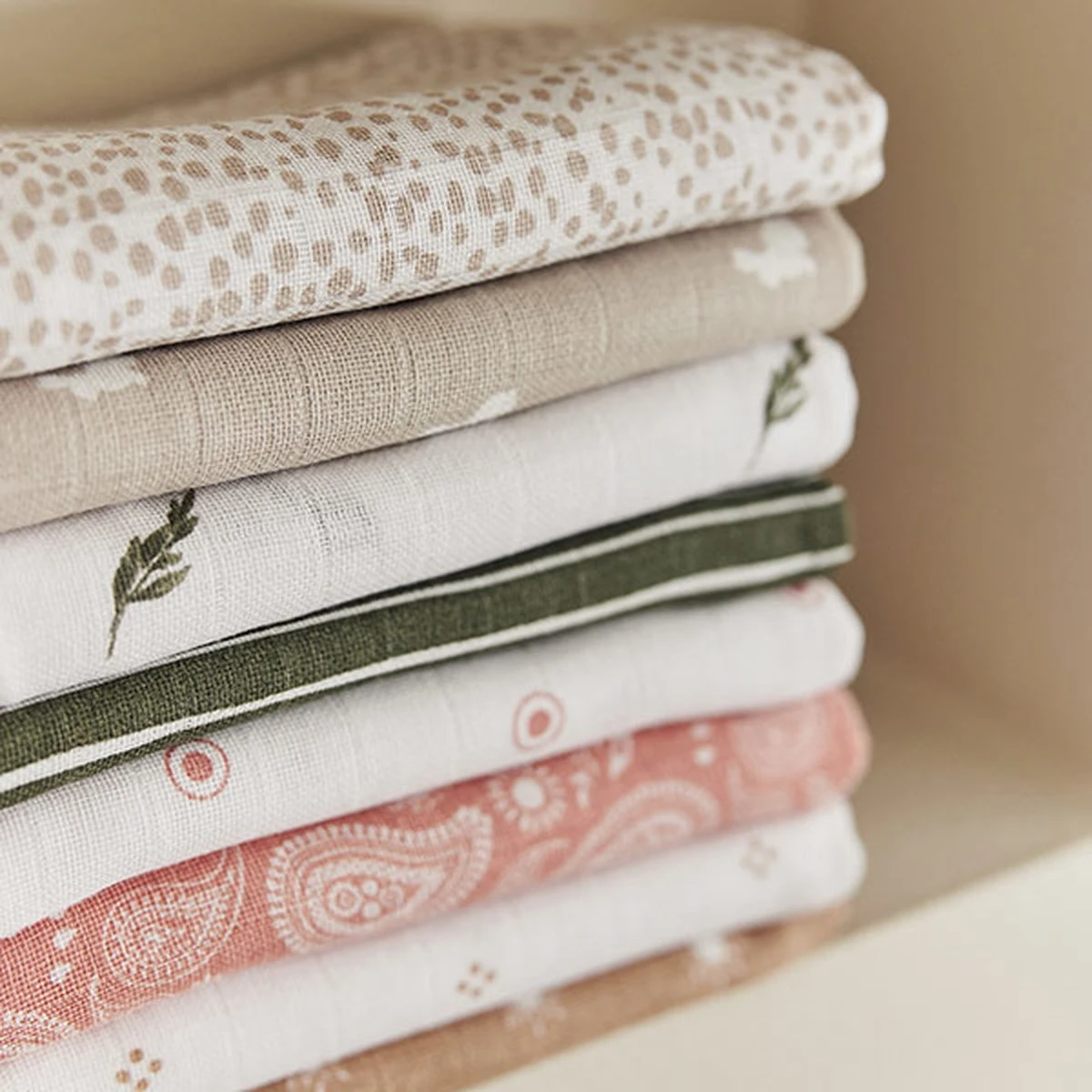 Jollein Hydrofiele Doek Large 115x115cm Dotted - Nougat - GOTS 5 Jollein Hydrofiele Doek Large 115x115cm Dotted - Nougat - GOTS - Afbeelding 5