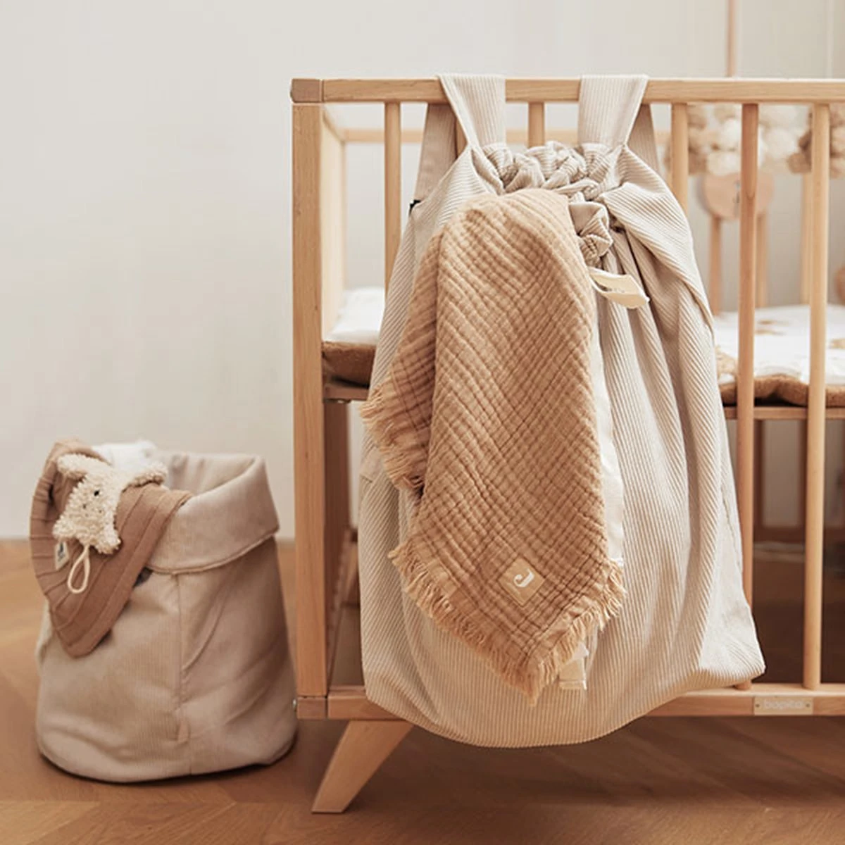 Jollein Hydrofiele Doek Large 115x115cm Dotted - Nougat - GOTS 6 Jollein Hydrofiele Doek Large 115x115cm Dotted - Nougat - GOTS - Afbeelding 6