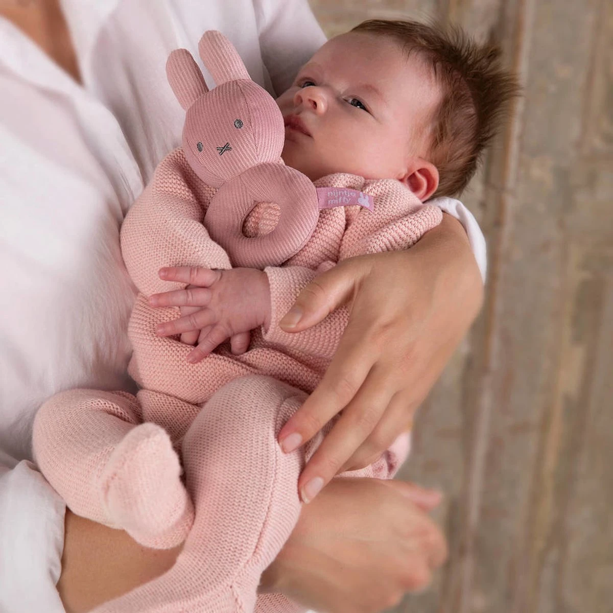 Nijntje - Rammelaar - Pink Baby Rib - 0+ Maanden 2 Nijntje - Rammelaar - Pink Baby Rib - 0+ Maanden - Afbeelding 2