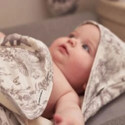 Jollein Badcape 75x75cm Pimpelmees - Forest Animals -Babyproducten 1200x1200 907