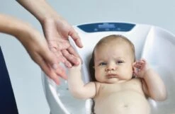 Babypatent Aquascale Babybadje - 3 In 1 Babybadje Met Digitale T° En Digitale Weegschaal - Babybadjes -Babyproducten 1200x783