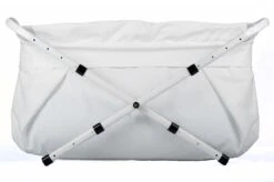 BiBaBad Verstelbaar Wit 70-90 Cm, Badzak Met Knoopsluiting. Maak Van Je Douche Een Kinderbad. Dit Opvouwbaar Bad Kun Je In Lengte Breedte En Hoogte Aanpassen Zodat Je Optimaal Gebruik Kunt Maken Van Je Doucheruimte. 6 BiBaBad Verstelbaar Wit 70-90 Cm, Badzak Met Knoopsluiting. Maak Van Je Douche Een Kinderbad. Dit Opvouwbaar Bad Kun Je In Lengte Breedte En Hoogte Aanpassen Zodat Je Optimaal Gebruik Kunt Maken Van Je Doucheruimte. -Babyproducten 1200x798 2