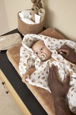 Meyco Stains Swaddle - 2-pack - Neutral - 120x120cm 8 Meyco Stains Swaddle - 2-pack - Neutral - 120x120cm -Babyproducten 800x1200 104