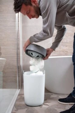 Tommee Tippee Milieuvriendelijke Twist & Click Luieremmer - Met 6 Navulcassettes - Wit 19 Tommee Tippee Milieuvriendelijke Twist & Click Luieremmer - Met 6 Navulcassettes - Wit -Babyproducten 800x1200 25