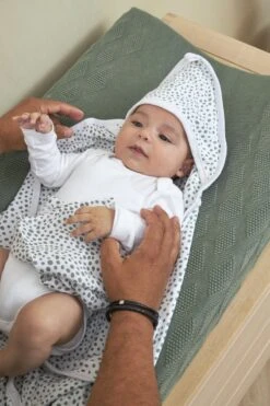 Meyco Badcape Basic Jersey/Cheetah 2-pack - Forest Green - 80x80cm 8 Meyco Badcape Basic Jersey/Cheetah 2-pack - Forest Green - 80x80cm -Babyproducten 800x1200 49