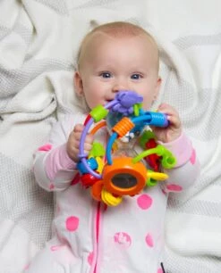 Playgro Speel En Leerbal - Grijp- En Bijtspeelgoed - Klikklak Geluiden - Spiegeltje - Kralen - Cilinder Met Rattelende Ballen -Babyproducten 969x1200 2